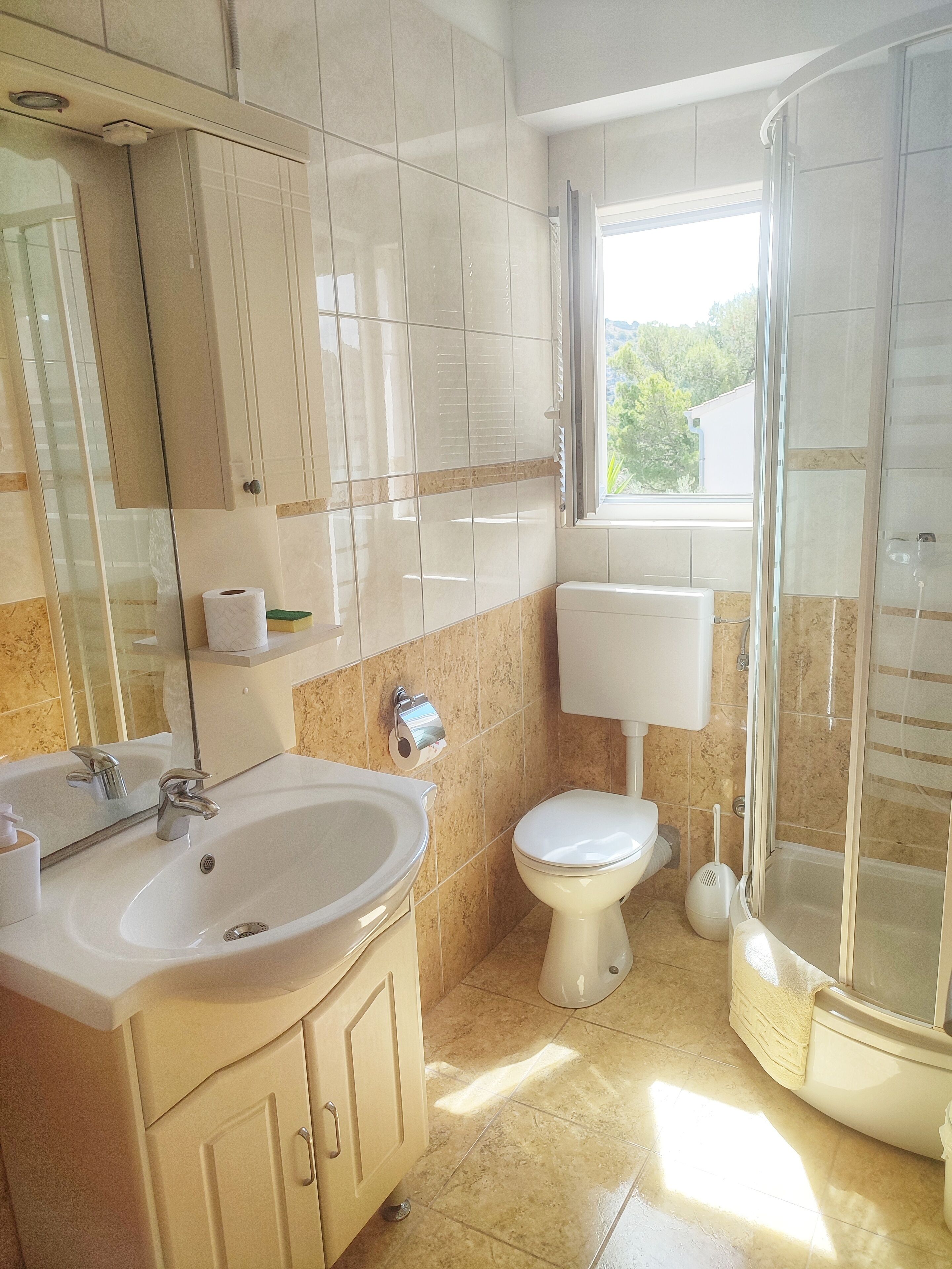 Appartement (A3) | Badkamer | Een douche