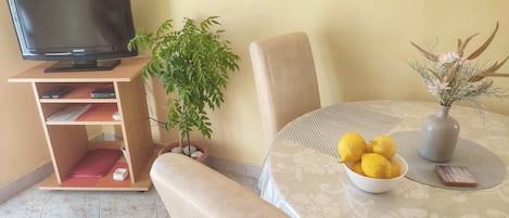 Apartment (A3) | Dining