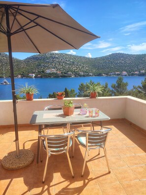 Apartment (A3) | Outdoor dining - Apartments Vesna (Lastovo)