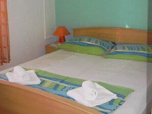 Wifi gratis y ropa de cama 