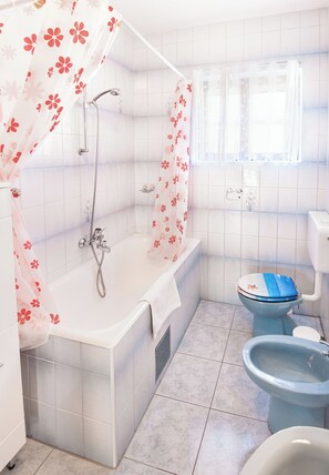 Apartment (A1) | Bathroom