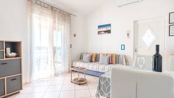 Leilighet (A1) | Oppholdsrom | TV