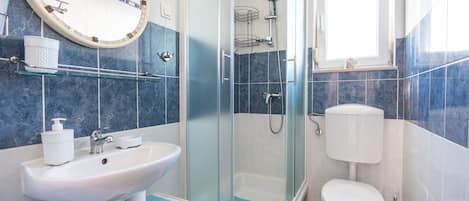 Apartment (A1) | Bathroom | Shower, hair dryer