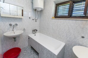 Bathroom | Towels - Apartments Matejka I (Primosten)
