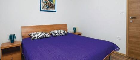 1 개의 침실, 무료 WiFi