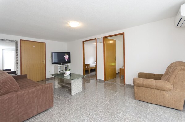 Apartment (A2) | Living room