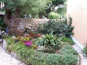 Property grounds - Apartments Max (Razanac)