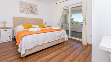 Căn hộ (A1) | 5 phòng ngủ, phòng cách âm, bàn ủi/dụng cụ ủi quần áo