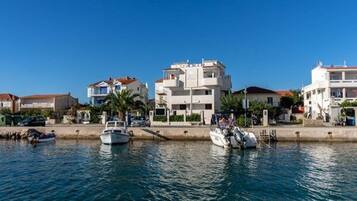 Kiến trúc tòa nhà