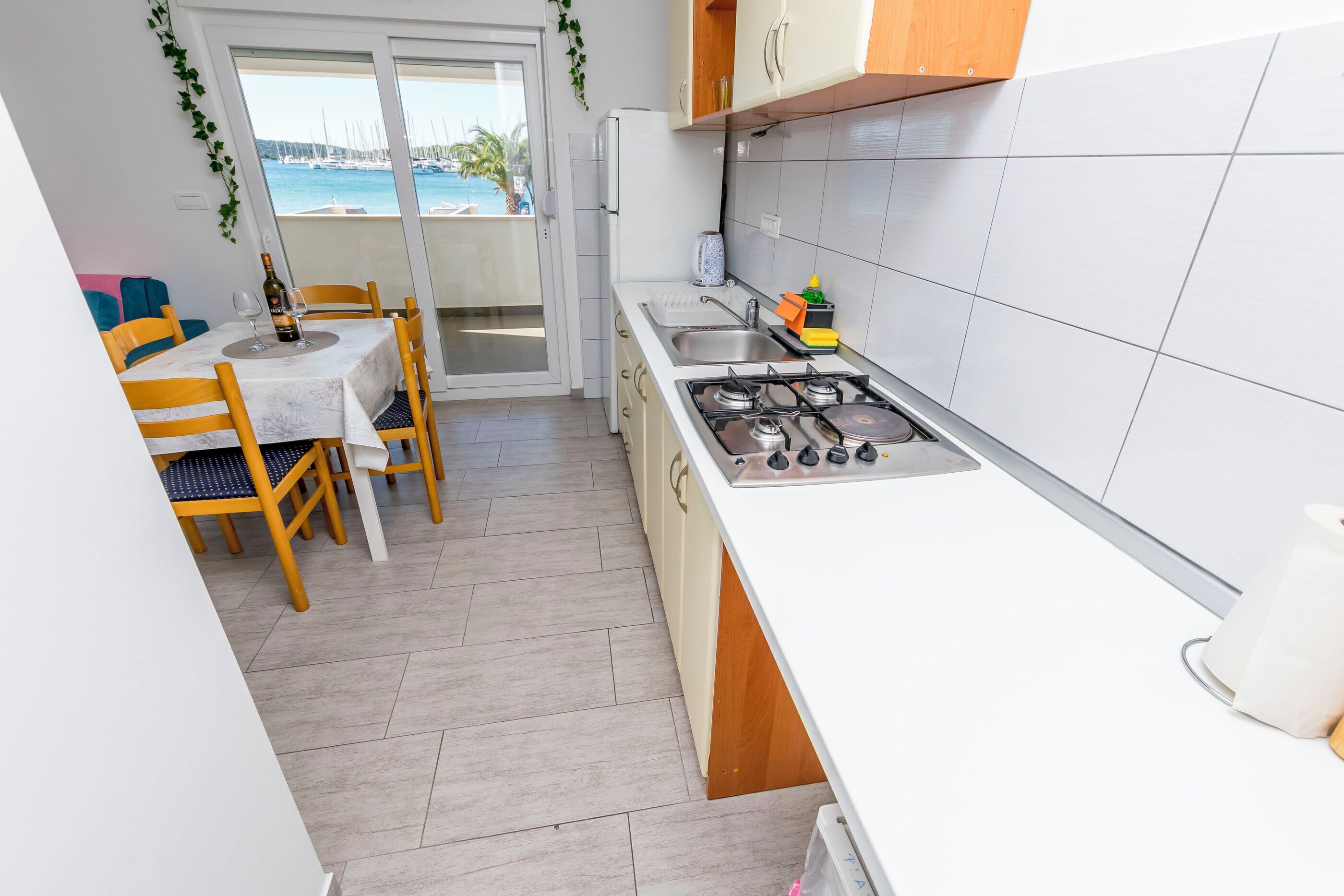 Lägenhet (A1) | Eget kök | Kylskåp, mikrovågsugn, spishäll och kaffe- och tebryggare
