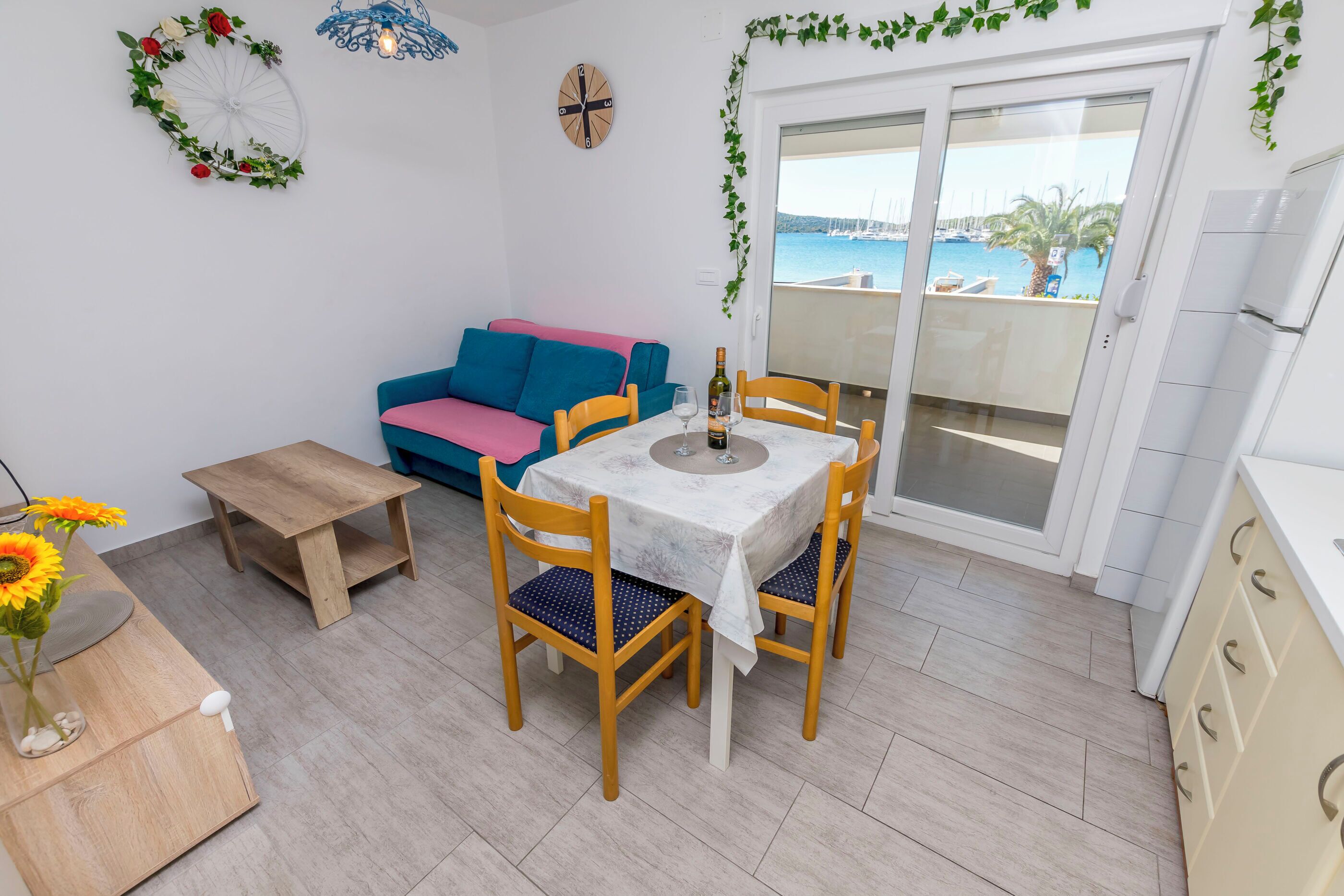 Apartemen (A1) | Tempat makan