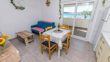 Apartemen (A1) | Tempat makan