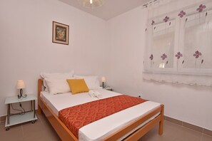 8 habitaciones, tabla de planchar con plancha y wifi gratis 