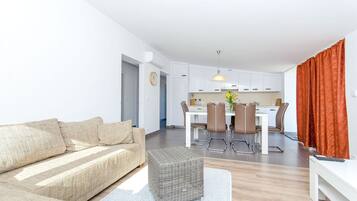 Apartment (A6) | Living room