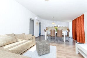 Apartment (A6) | Living room