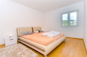 6 bedrooms, free WiFi