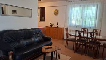 Apartment (A1) | Wohnbereich | Smart-TV