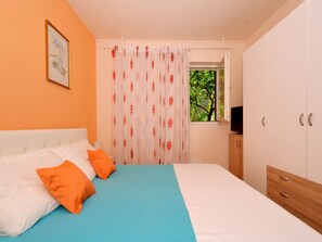 4 bedrooms, free WiFi
