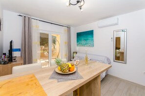 아파트 (A1) | 거실