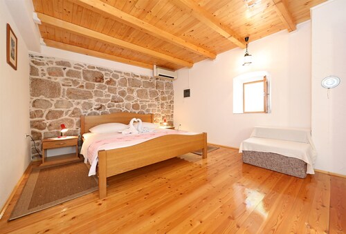 House Paklenica Stone Beauty