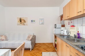 Apartment (A1) | Private kitchen - Apartment Vinko (Starigrad)