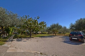 Ubetjent parkering (inkludert)