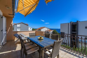 Appartement (A2) | Restauration en plein air