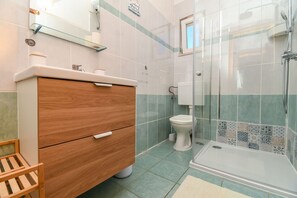 Apartment (A2) | Bathroom