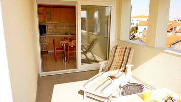 Căn hộ (A1) | Ban công