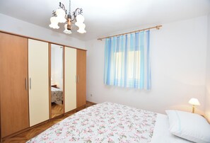Apartment (A1) | 1 bedroom, iron/ironing board, free WiFi