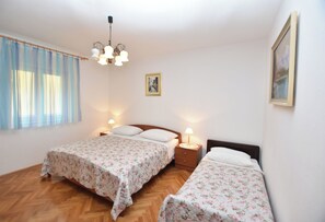 Apartment (A1) | 1 bedroom, iron/ironing board, free WiFi