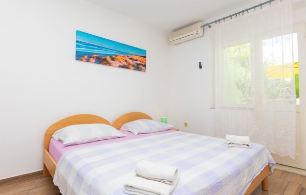 Apartment (A2)