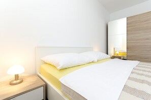 Free WiFi, bed sheets