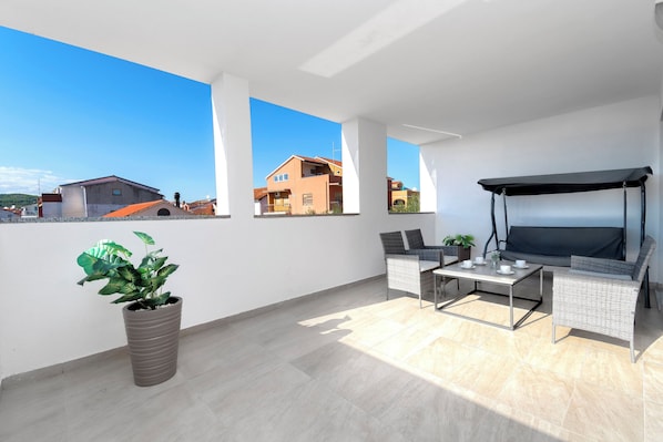 Apartment (A2) | Balcony