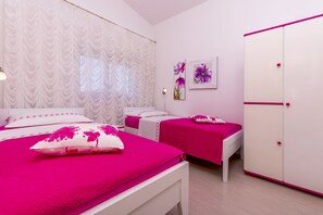 3 室のベッドルーム、WiFi (無料)