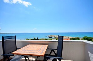 إطلالة على المياه