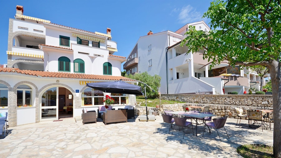 Apartments Daniela Della