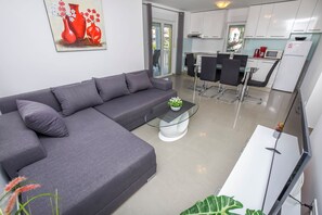 Apartment (A6) | Living room