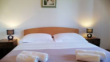 Apartment (A3) | Free WiFi, bed sheets