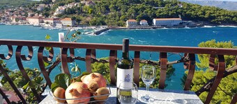 Apartments and Room Caric