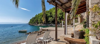 Apartments Robinzon Milivoj