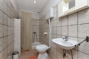 Apartment (A1) | Bathroom | Shower - Apartments Robinzon Milivoj (Sucuraj)