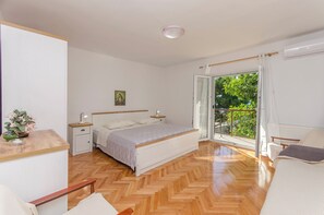 Apartment (A2)