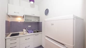 Eget kjøkken | Kjøleskap og kokeplater