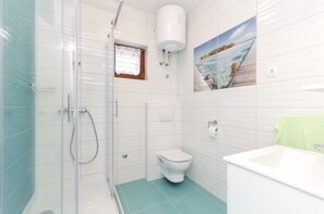 Bathroom | Hair dryer, towels