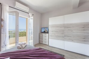 In-room safe, iron/ironing board, free WiFi - House Arija (Makarska)