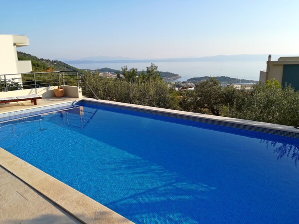Outdoor pool - House Arija (Makarska)