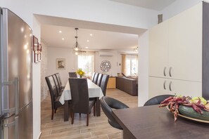 Dining - House Arija (Makarska)