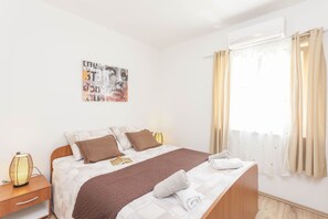 In-room safe, iron/ironing board, free WiFi - House Arija (Makarska)