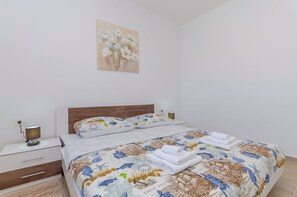 Free WiFi, bed sheets - Apartments Luxury and Sea View (Sibenik)